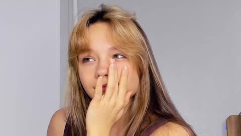 Snapshot of bunny_bonny chatting on January 2025 03:08:02 PM Alice online show from January 2025 03:08:02 PM