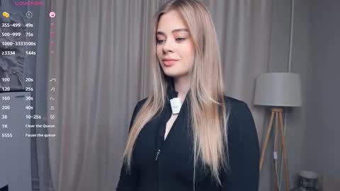 Snapshot of bunny_hope chatting on December 2025 06:31:01 AM Theya online show from December 2025 06:31:01 AM