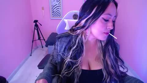 Snapshot of bunny_poison chatting on November 2025 01:47:02 PM ... . . ... online show from November 2025 01:47:02 PM