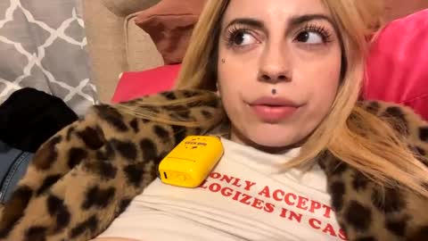 Snapshot of bunnyaliengirl_ chatting on January 2025 01:47:01 AM Bunnyaliengirl online show from January 2025 01:47:01 AM