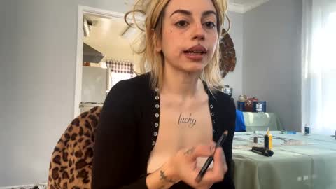 Snapshot of bunnyaliengirl_ chatting on January 2025 06:21:01 PM Bunnyaliengirl online show from January 2025 06:21:01 PM