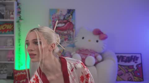 Stella online show from February 2025 11:37:02 PM