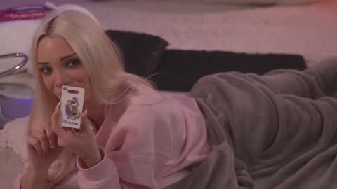 Stella online show from March 2025 01:04:02 AM