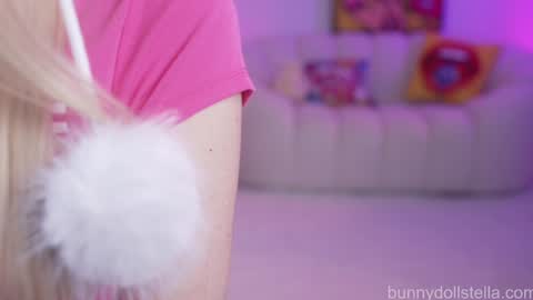 Stella online show from October 2025 11:46:02 PM