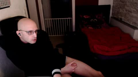 Snapshot of bunnydollstellas_toyboy chatting on April 2026 02:09:01 AM bunnydollstellas_toyboy online show from April 2026 02:09:01 AM