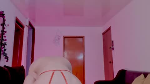 Snapshot of burbuja_cosmic chatting on December 2024 12:52:01 AM Im Val Welcome to my room My instagram Bubble cosmic online show from December 2024 12:52:01 AM