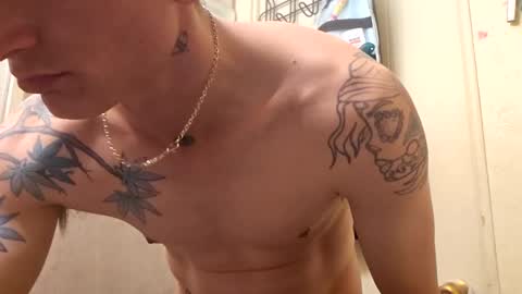 Snapshot of burntbuns710 chatting on December 2024 08:49:01 AM LostSingledad online show from December 2024 08:49:01 AM