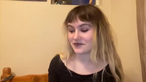 esme gray online show from December 2024 01:00:02 AM