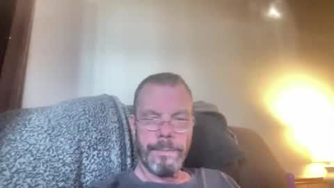 Snapshot of bushbeautician chatting on February 2025 08:35:02 PM bushbeautician online show from February 2025 08:35:02 PM