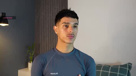 Buster independent model online show from September 2025 01:45:01 PM