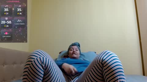 Snapshot of bustyemma chatting on February 2025 09:35:02 AM Emma online show from February 2025 09:35:02 AM