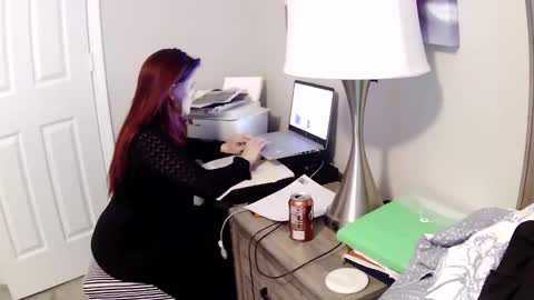 busybee83 online show from November 2025 06:23:02 PM