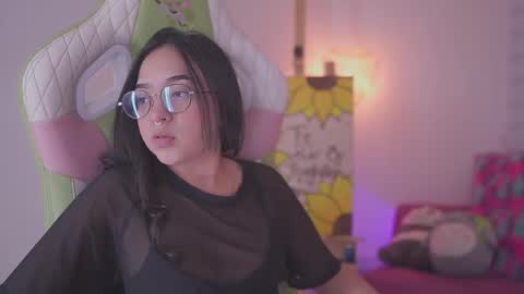 Snapshot of buttercup_li_ chatting on November 2025 07:46:02 PM zafiro online show from November 2025 07:46:02 PM