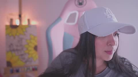 Snapshot of buttercup_li_ chatting on November 2025 07:03:01 PM zafiro online show from November 2025 07:03:01 PM