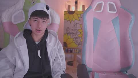 Snapshot of buttercup_li_ chatting on November 2025 04:31:02 PM zafiro online show from November 2025 04:31:02 PM