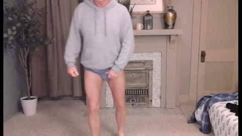 Snapshot of buttnakedfun954737 chatting on February 2025 09:04:02 AM Miles online show from February 2025 09:04:02 AM