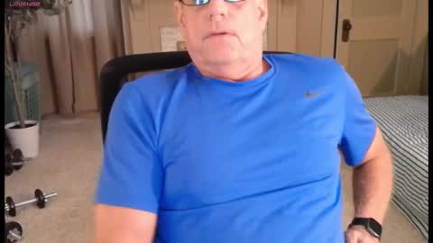 Snapshot of buttnakedfun954737 chatting on October 2025 04:50:01 PM Miles online show from October 2025 04:50:01 PM