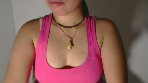 Snapshot of buttygirl18 chatting on February 2025 07:48:02 AM maya online show from February 2025 07:48:02 AM