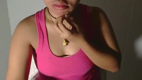 Snapshot of buttygirl18 chatting on March 2025 08:40:01 PM maya online show from March 2025 08:40:01 PM