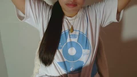 Snapshot of buttygirl18 chatting on March 2025 08:21:02 AM maya online show from March 2025 08:21:02 AM