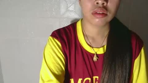 Snapshot of buttygirl18 chatting on March 2025 10:45:02 PM maya online show from March 2025 10:45:02 PM