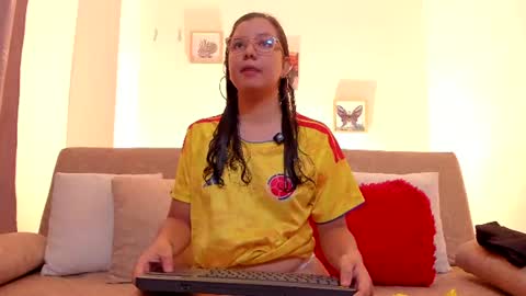 Snapshot of buunny_bella chatting on June 2026 03:18:01 AM BUNNY BELLA online show from June 2026 03:18:01 AM