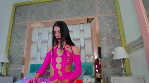 Snapshot of bylie_hills chatting on January 2025 04:36:01 AM bylie_hills online show from January 2025 04:36:01 AM