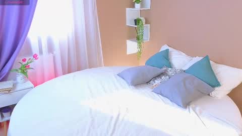 Snapshot of byteblush chatting on February 2025 11:18:02 AM Kira online show from February 2025 11:18:02 AM