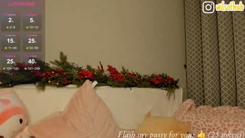 Snapshot of bzzzme chatting on December 2024 04:14:02 PM My name is Sofia I will be glad if you spend your time with me 3 online show from December 2024 04:14:02 PM