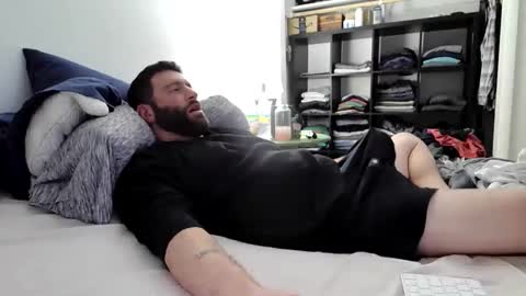 c2cmee online show from November 2025 04:44:02 AM