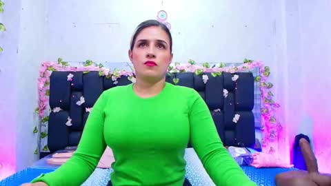 Carolina online show from September 2025 03:06:02 AM