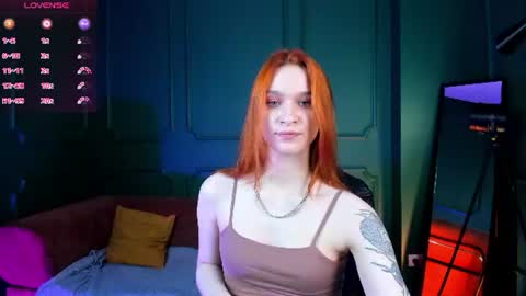 Snapshot of c_moonie_ chatting on July 2026 09:55:02 PM Polly online show from July 2026 09:55:02 PM