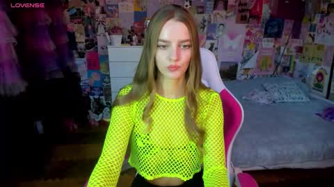 Snapshot of caaandy_girl chatting on October 2025 01:09:01 PM Emily  online show from October 2025 01:09:01 PM
