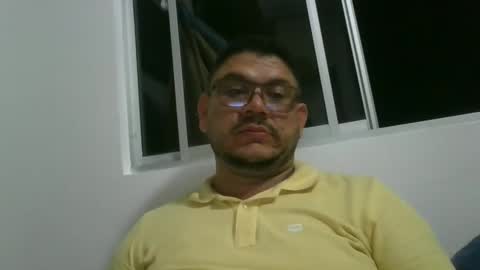 Snapshot of cachondo695 chatting on December 2024 12:01:02 AM Stevens online show from December 2024 12:01:02 AM