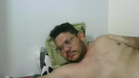 Snapshot of cachondo695 chatting on November 2025 01:39:01 AM Stevens online show from November 2025 01:39:01 AM