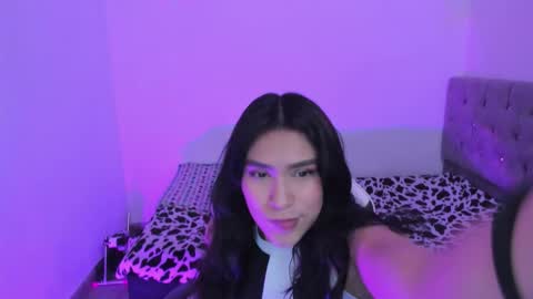 Snapshot of caelisse_cb chatting on November 2025 03:04:01 PM caelisse_cb online show from November 2025 03:04:01 PM