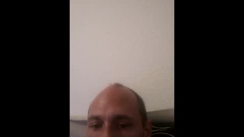 Snapshot of cailloux084 chatting on December 2025 09:08:02 PM cailloux084 online show from December 2025 09:08:02 PM