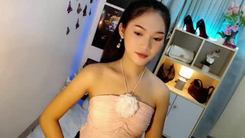 caitlin online show from November 2025 07:29:01 PM