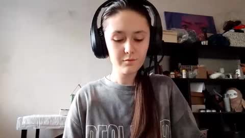 Sara online show from December 2025 12:43:01 PM