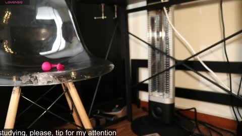 Kitty online show from April 2026 09:23:01 PM