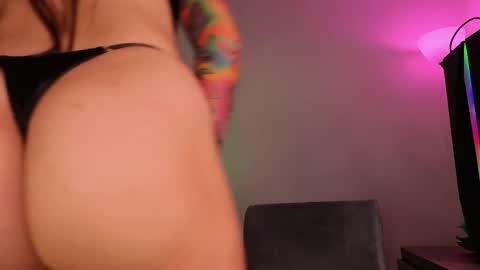         MON - FRI 7  pm - 12 am  online show from April 2026 11:18:02 PM