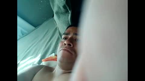 Snapshot of calilober chatting on November 2025 09:59:01 PM calilober online show from November 2025 09:59:01 PM