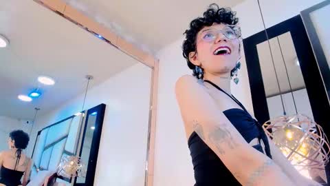 Snapshot of calioperoux chatting on March 2026 08:44:01 PM Caliope online show from March 2026 08:44:01 PM