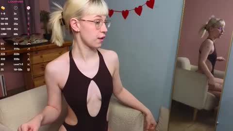 Snapshot of call_me_heaven chatting on March 2026 07:10:01 AM Good girl Ann online show from March 2026 07:10:01 AM