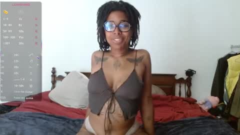 Snapshot of call_me_hedone chatting on May 2026 11:40:01 AM Hedone online show from May 2026 11:40:01 AM