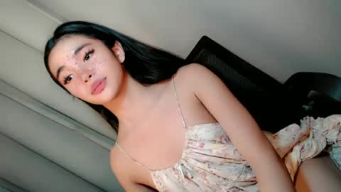 Snapshot of call_me_nina chatting on June 2026 09:52:02 PM call_me_nina online show from June 2026 09:52:02 PM