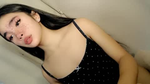 Snapshot of call_me_nina chatting on July 2026 01:15:02 AM call_me_nina online show from July 2026 01:15:02 AM