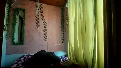 Snapshot of callme_lolas chatting on June 2026 06:46:02 PM paula online show from June 2026 06:46:02 PM