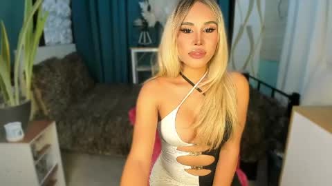 Snapshot of callmebythename_daisy chatting on May 2026 06:49:01 PM A STINGY MAN IS A SIGN OF UNWELLINGNESS. online show from May 2026 06:49:01 PM