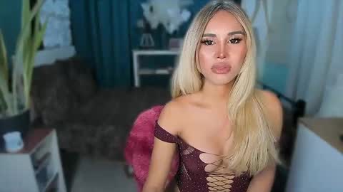 Snapshot of callmebythename_daisy chatting on June 2026 10:44:02 PM A STINGY MAN IS A SIGN OF UNWELLINGNESS. online show from June 2026 10:44:02 PM